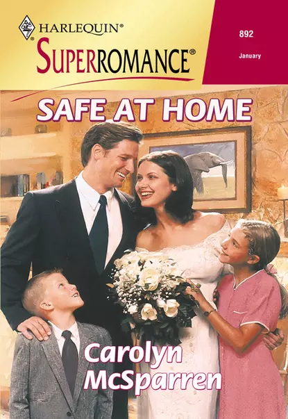 Обложка книги Safe At Home, Carolyn  McSparren