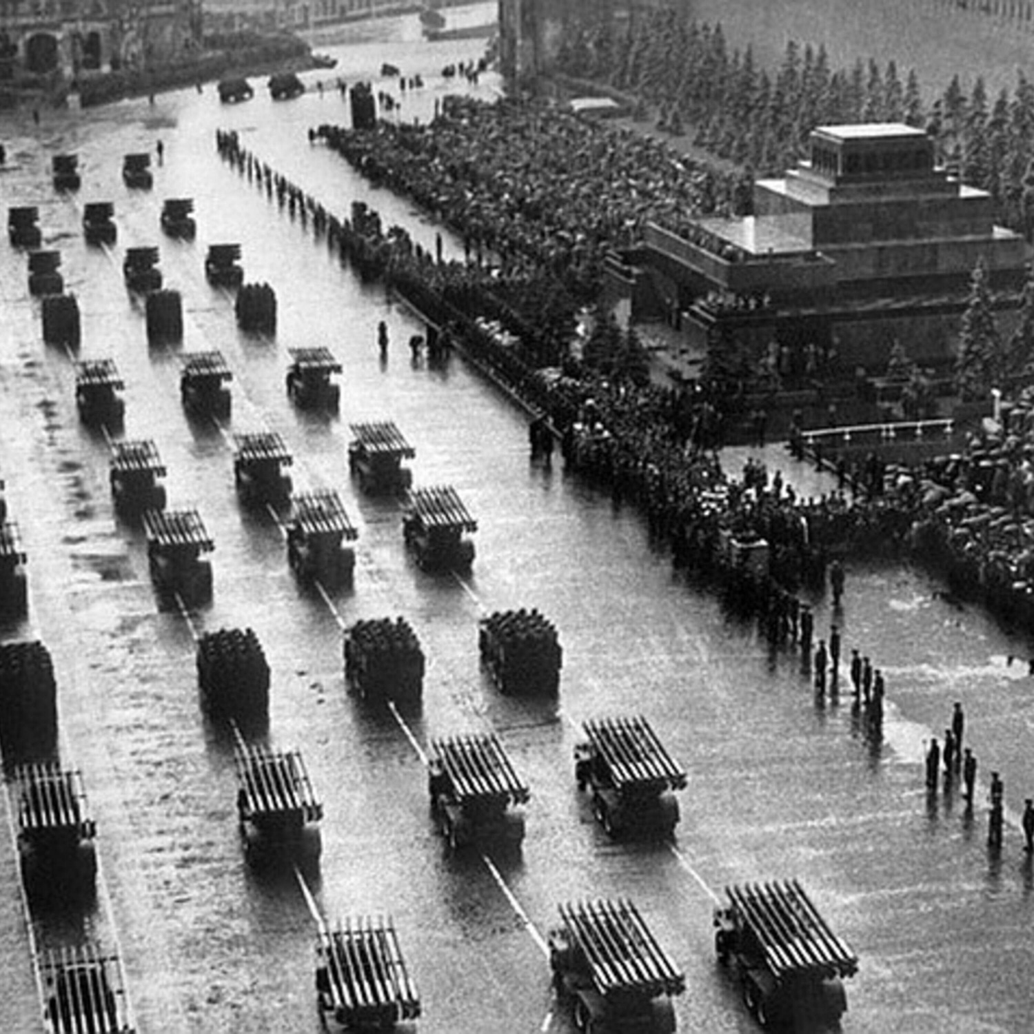 Катюша на параде Победы 1945